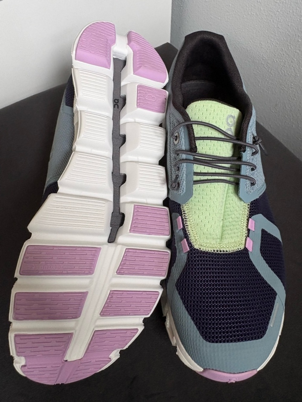 NWOT SIZE 10 On Cloud 5 Running Women's Athletic Shoes in Navy, Mint & Lavender